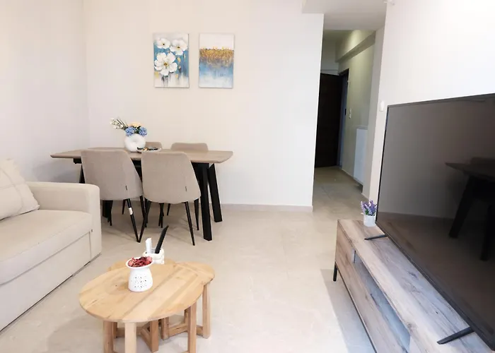 Cozy Hideaway Nearby Acropolis & Metro